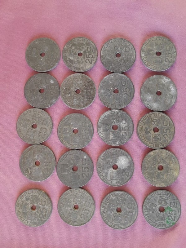 Lot van twintig Belgische 25 cent munten van 1942 tot 1946
